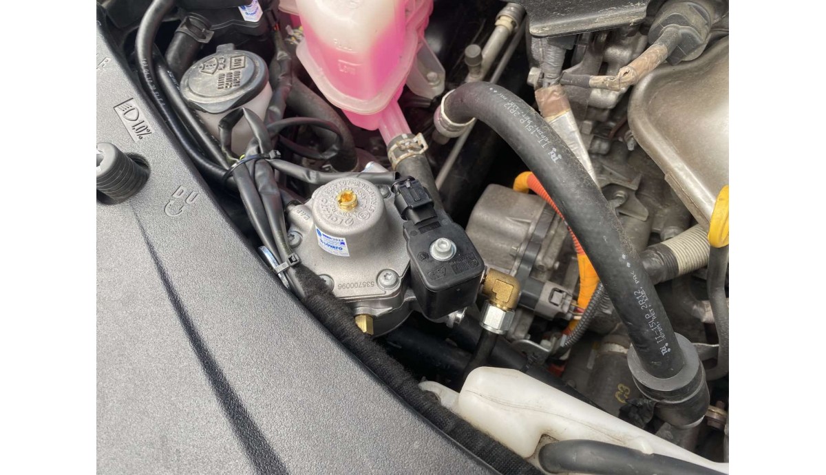 Установка ГБО на LEXUS ES 300h 2.5 2014