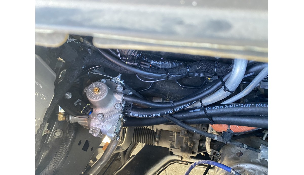 Установка ГБО на LINCOLN MKZ 2.0 2014 года