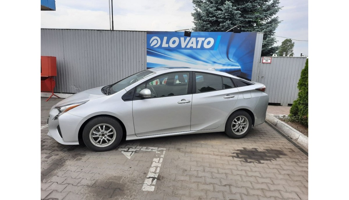 Установка ГБО на Toyota Prius 1.8 2016