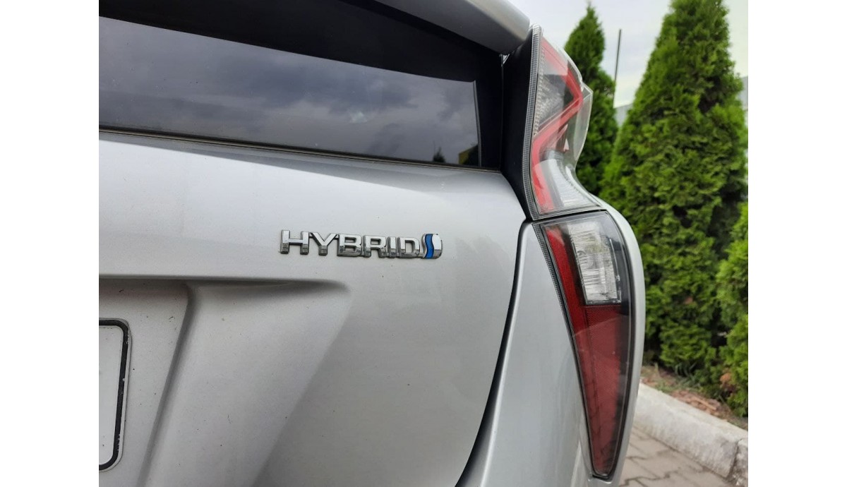 Установка ГБО на Toyota Prius 1.8 2016